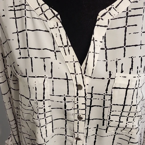 Reitmans blouse - Picture 2 of 8